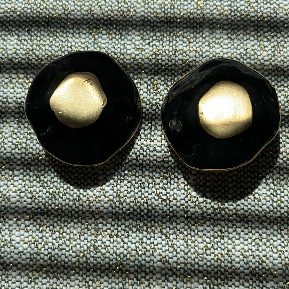 Vintage black and gold clip on earrings